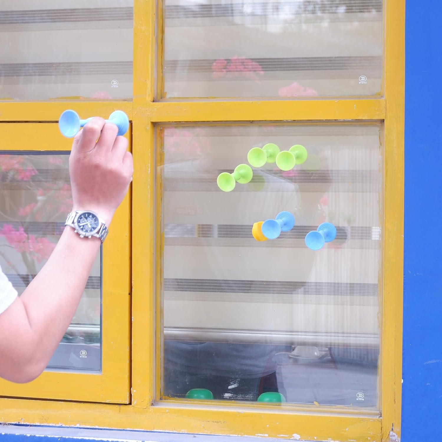 Sucker Darts Throwing Game Set, Silicone Suction Cup Toys - Image 4