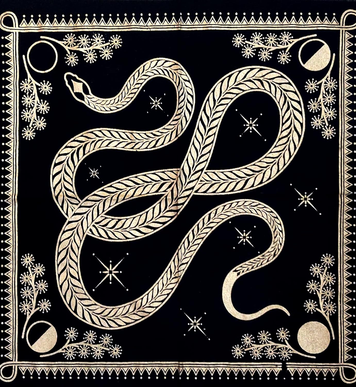 INDACORIFY Golden Snake Altar Table Top Cloth with Fringes Celtic Alter Tarot Witchcraft Spread Spiritual Sacred Cloth 18x18 in (Golden Snake) - Image 3