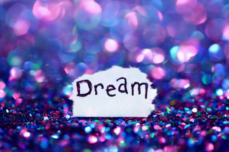 Lucid Dreaming Course for Beginners: A Grounded Guide to Practice, Safety, and Structured Learning